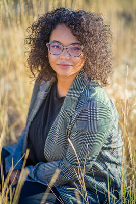 Dynamic Senior Portraits by Vanessa Houk Photography