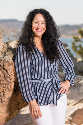 Personal Branding Sessions by Vanessa Houk Photography - Online Dating, Business Branding, Editorial, Story Telling, Brand Awareness